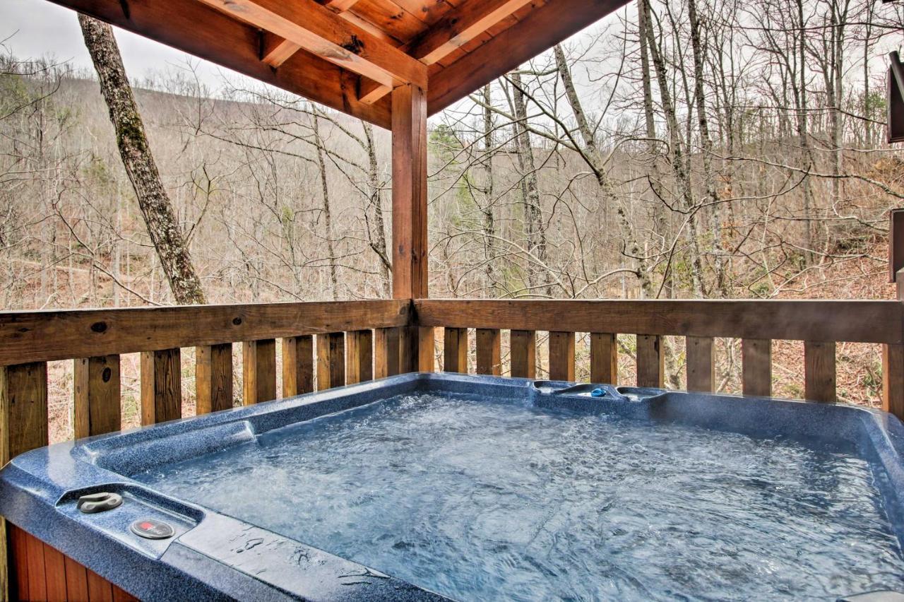 Gatlinburg Mountainside Escape With Deck And Hot Tub! Villa Eksteriør billede